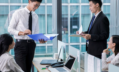 互聯(lián)網(wǎng)經(jīng)營范圍的多元化實(shí)踐 從銷售到技術(shù)咨詢服務(wù)的全面解析